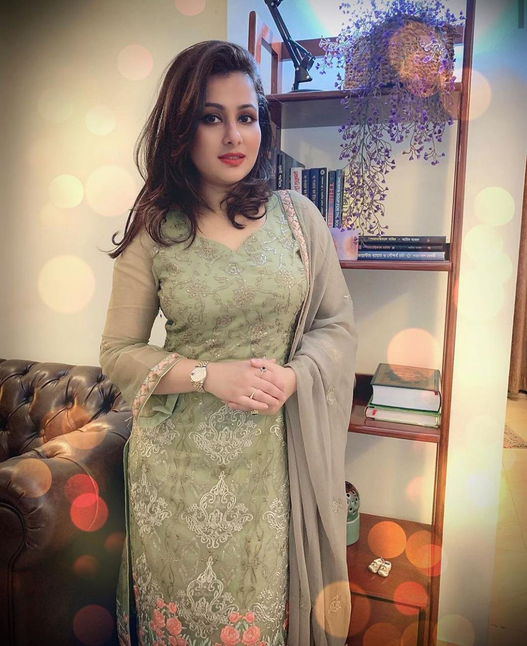 Read more about the article Just remember NOT everyone can handle luxury………….. {Note: We Deals only in Bollywood Models & Celebrities, So If you are looking for a Low Budget/Cheap Escort Girl then Please Excuse Us} Delhi TV Celebrity Escorts, Delhi Mature Escorts, Bollyw