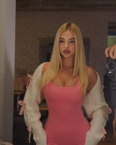 Read more about the article 24/7 Call Girls in Chawri Bazar Delhi – O9711233777